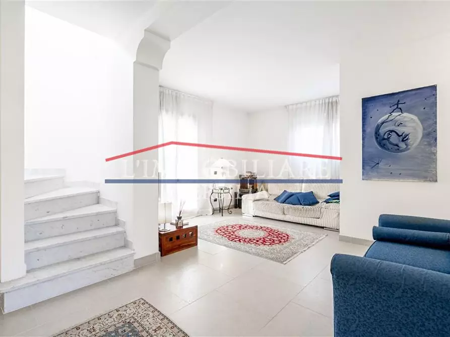 Immagine 1 di Appartamento in vendita  a Montignoso