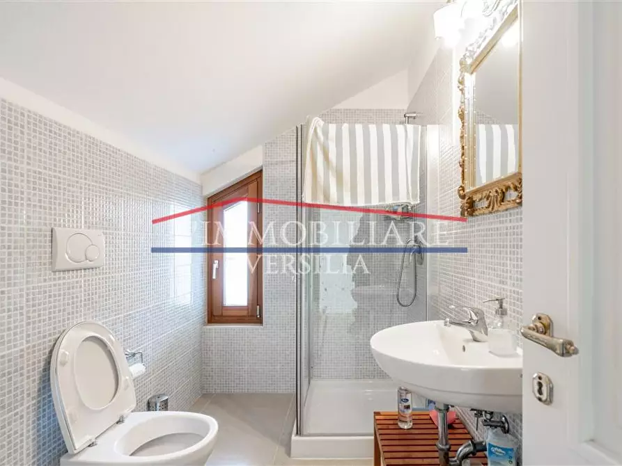 Immagine 13 di Appartamento in vendita  a Montignoso