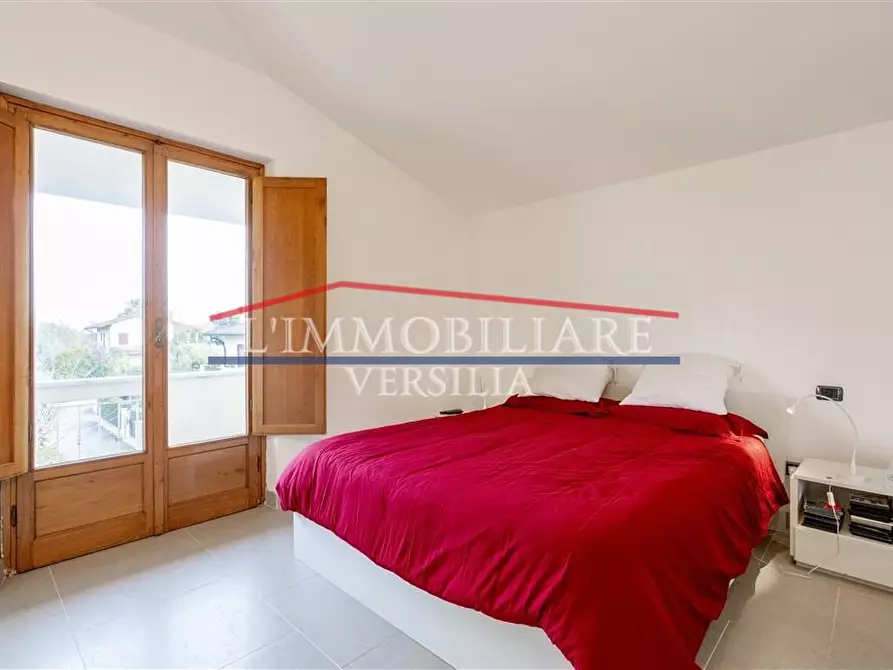 Immagine 16 di Appartamento in vendita  a Montignoso