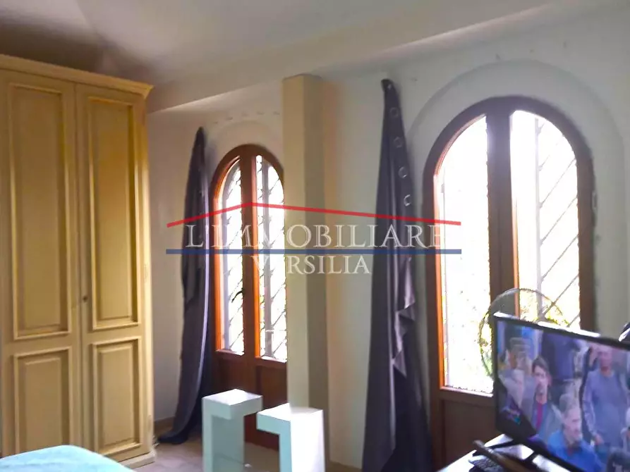 Immagine 25 di Casa bifamiliare in vendita  a Montignoso