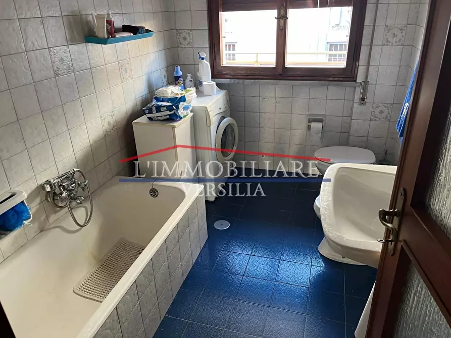 Immagine 13 di Appartamento in vendita  a Carrara