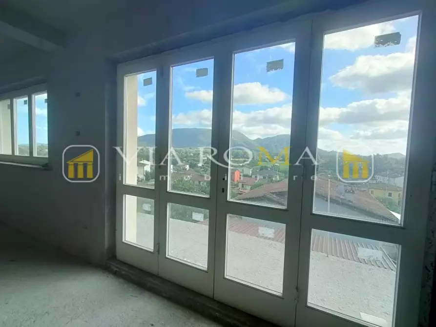 Immagine 13 di Villa in vendita  a Lucca