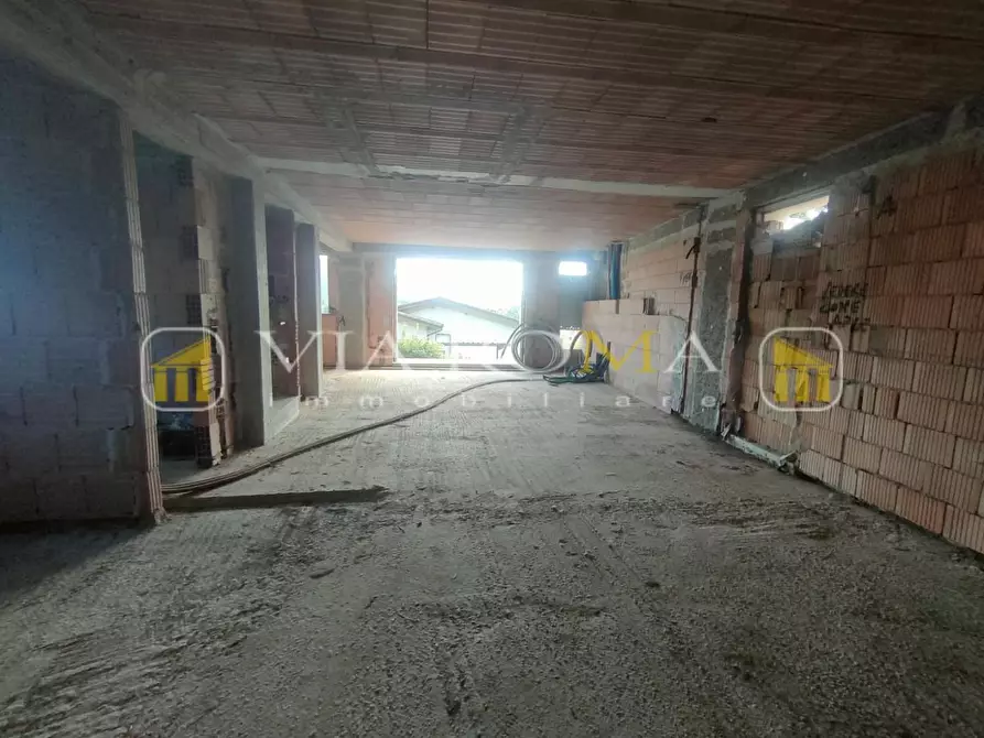 Immagine 6 di Villa in vendita  a Lucca