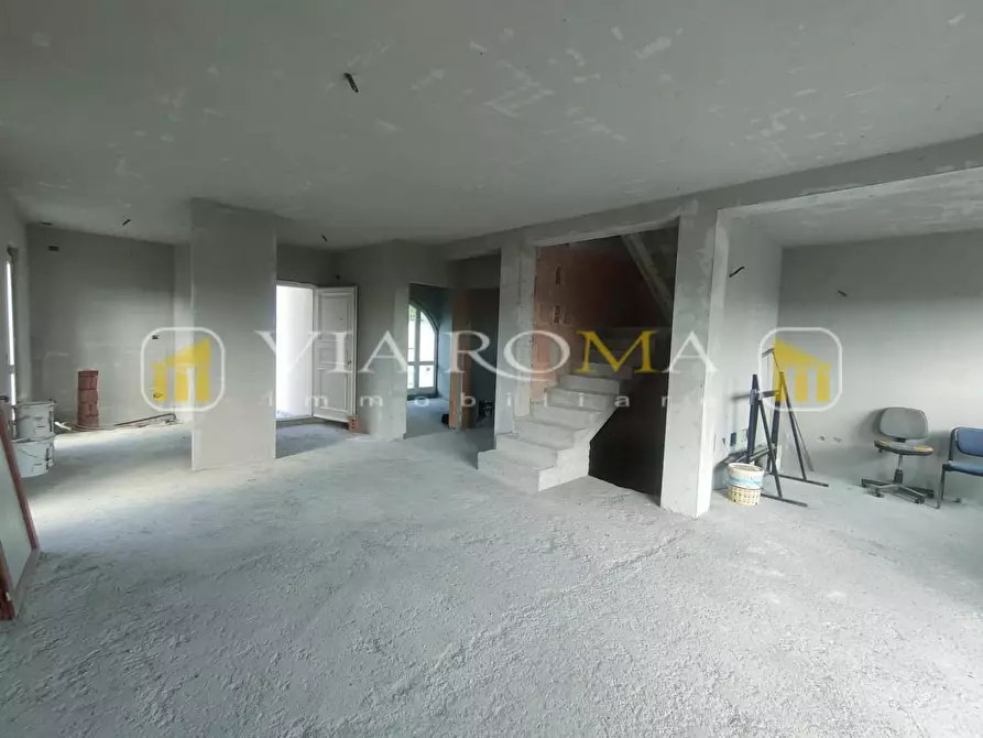 Immagine 9 di Villa in vendita  a Lucca