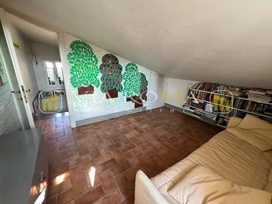 Immagine 21 di Appartamento in vendita  a Lucca