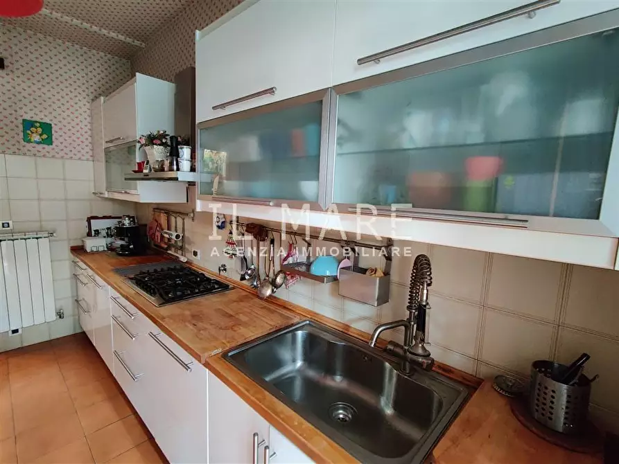 Immagine 10 di Appartamento in vendita  a Massa