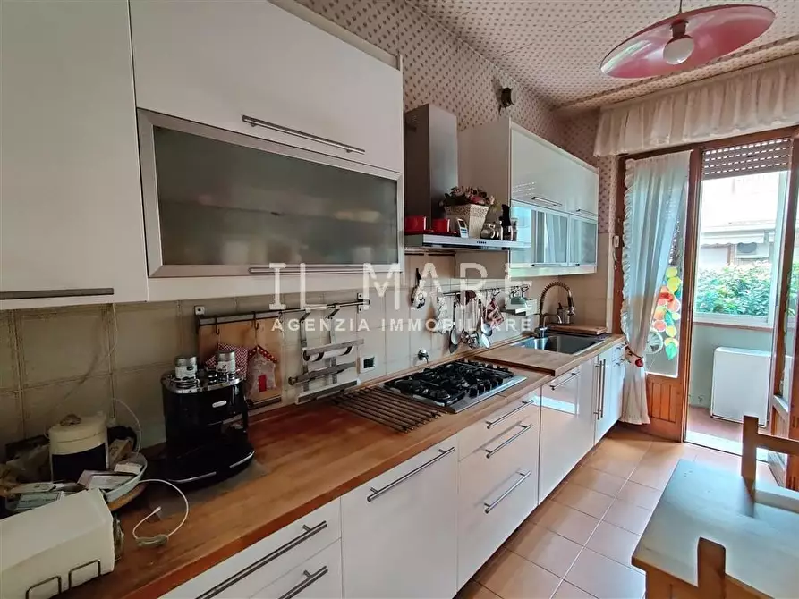 Immagine 9 di Appartamento in vendita  a Massa