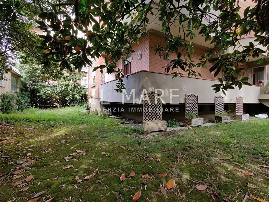 Immagine 4 di Appartamento in vendita  a Massa