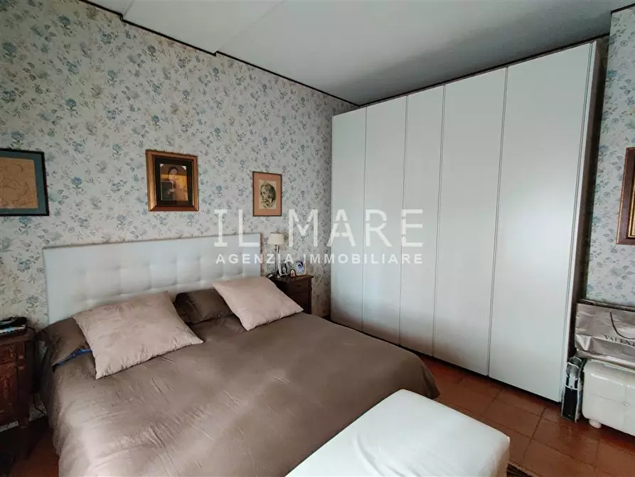 Immagine 13 di Appartamento in vendita  a Massa