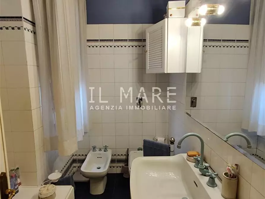 Immagine 18 di Appartamento in vendita  a Massa