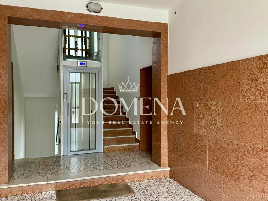 Immagine 29 di Appartamento in vendita  a Siena