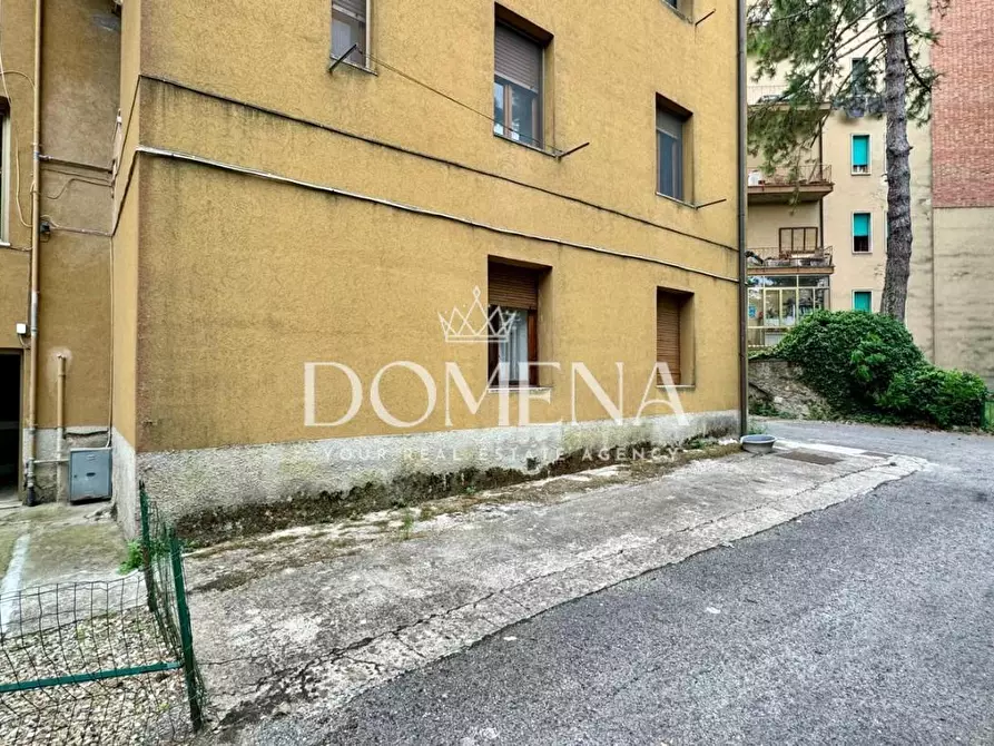 Immagine 23 di Appartamento in vendita  a Siena