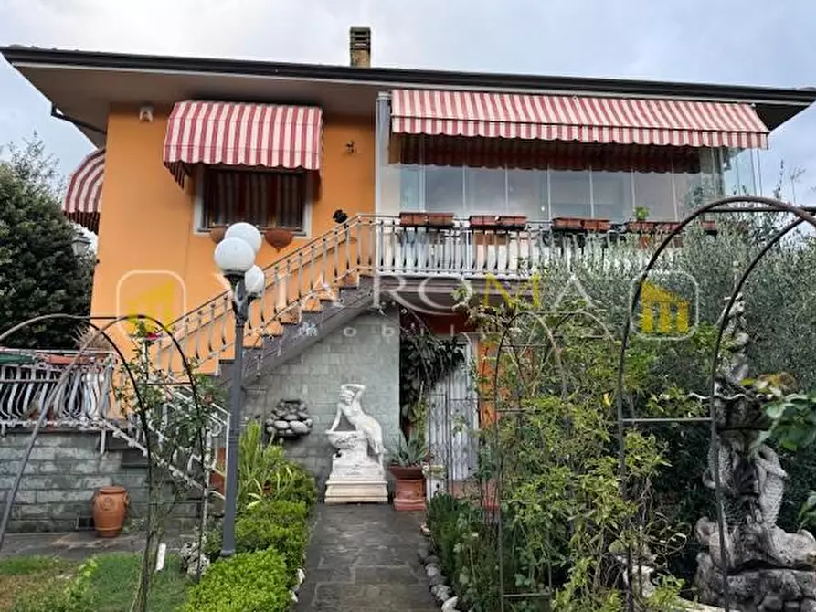 Immagine 1 di Villa in vendita  a Pescaglia