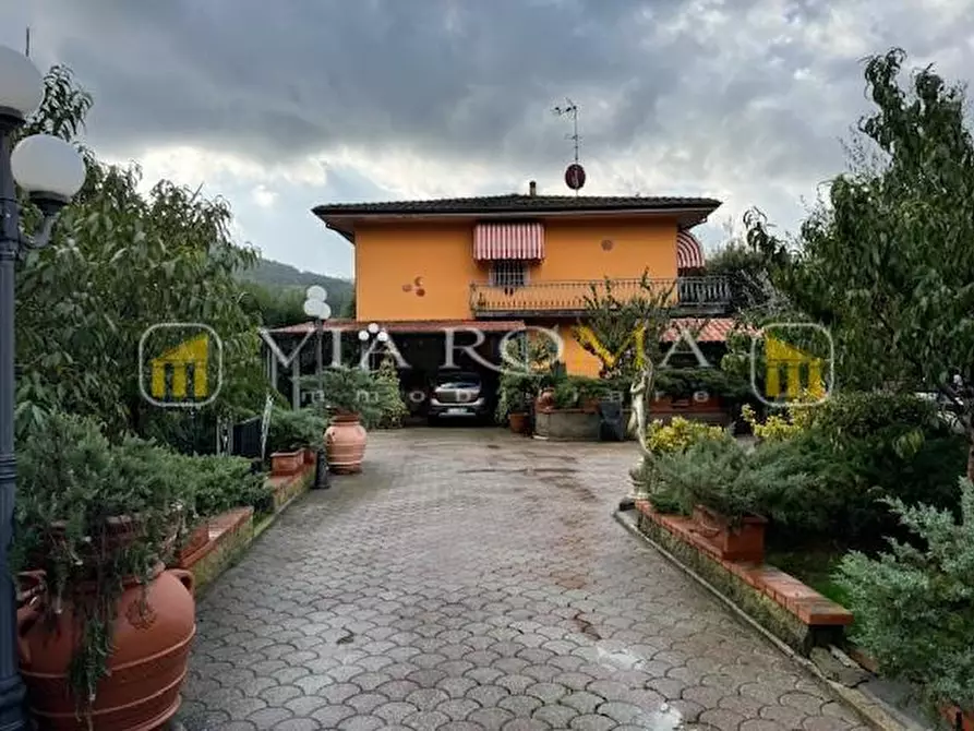 Immagine 26 di Villa in vendita  a Pescaglia