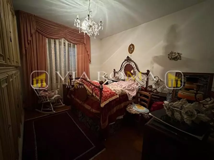 Immagine 5 di Villa in vendita  a Pescaglia