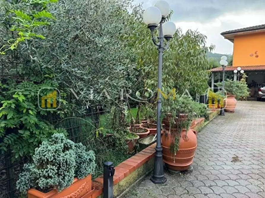Immagine 27 di Villa in vendita  a Pescaglia