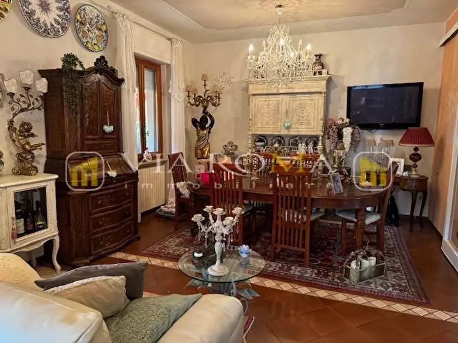 Immagine 9 di Villa in vendita  a Pescaglia