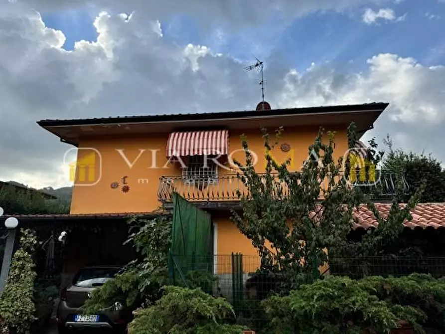 Immagine 31 di Villa in vendita  a Pescaglia