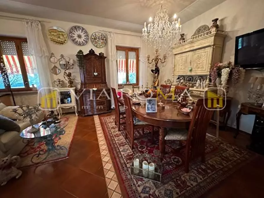 Immagine 11 di Villa in vendita  a Pescaglia