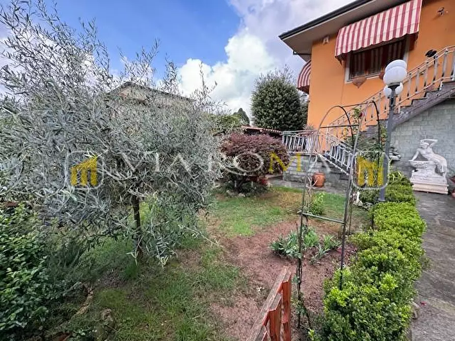 Immagine 22 di Villa in vendita  a Pescaglia