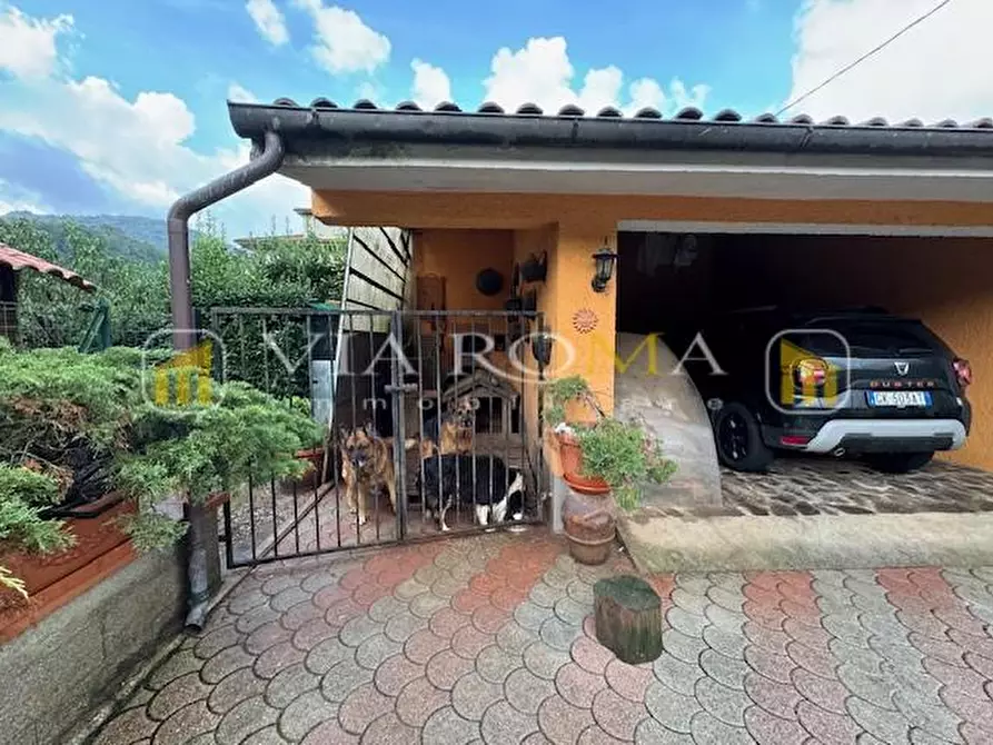 Immagine 33 di Villa in vendita  a Pescaglia