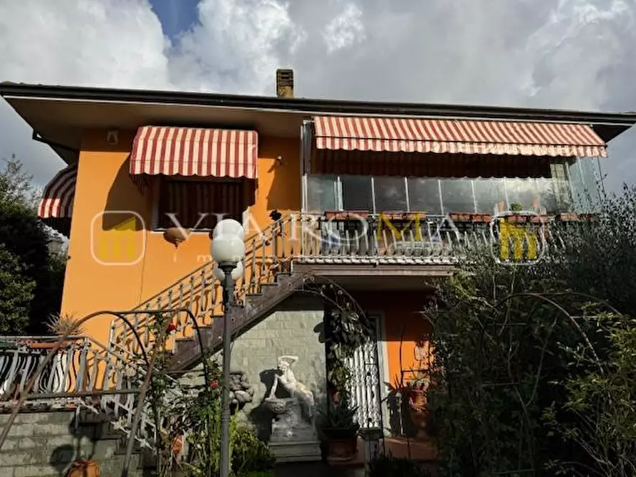 Immagine 35 di Villa in vendita  a Pescaglia