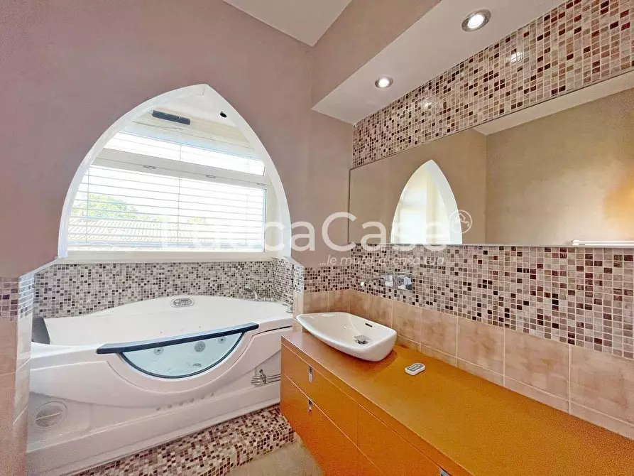 Immagine 18 di Casa indipendente in vendita  a Capannori