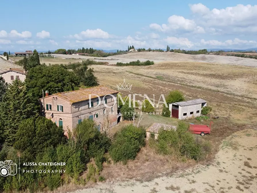 Immagine 1 di Casa colonica in vendita  a Siena