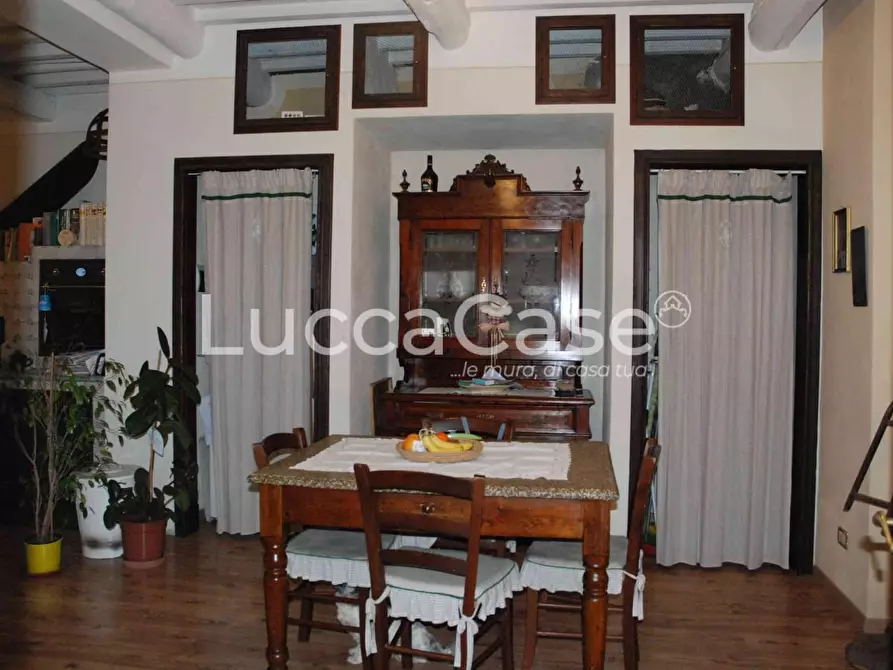 Immagine 12 di Villa in vendita  a Lucca