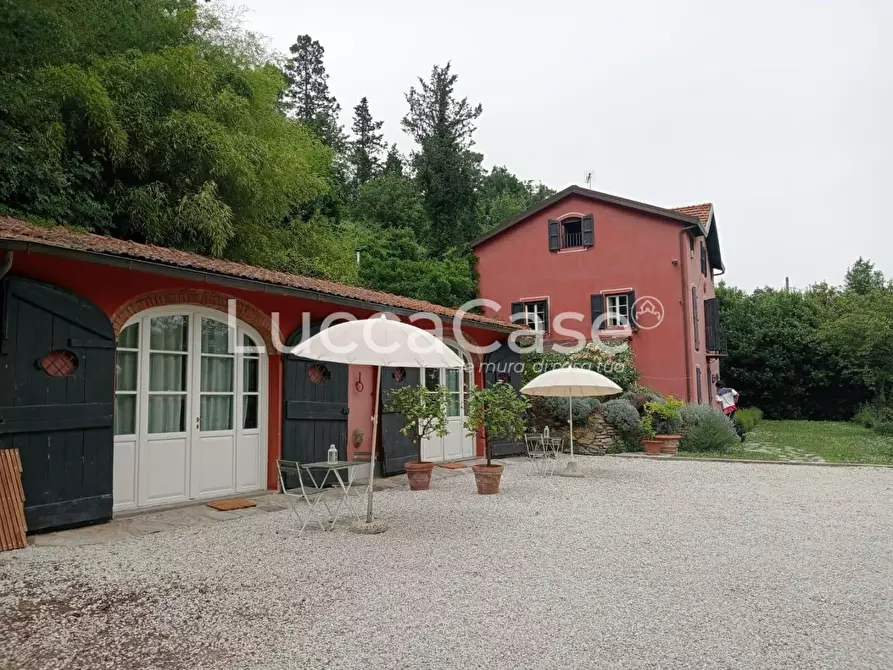 Immagine 17 di Villa in vendita  a Lucca