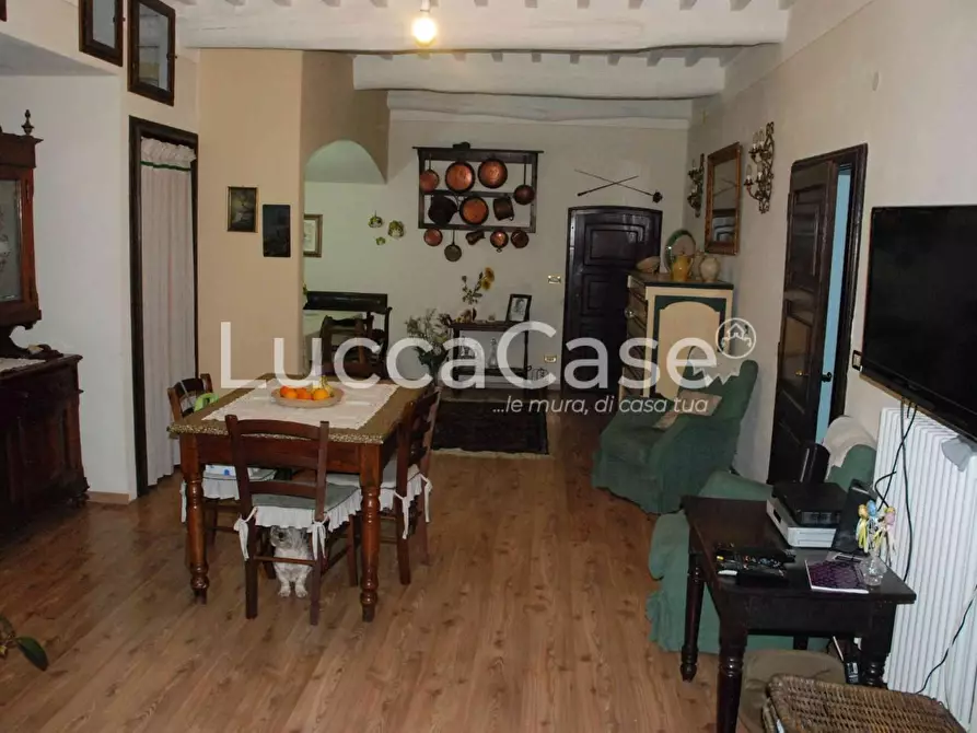 Immagine 11 di Villa in vendita  a Lucca