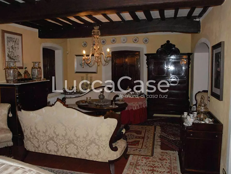 Immagine 6 di Villa in vendita  a Lucca