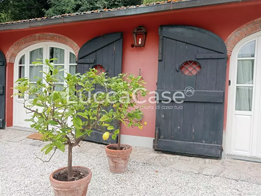 Immagine 30 di Villa in vendita  a Lucca