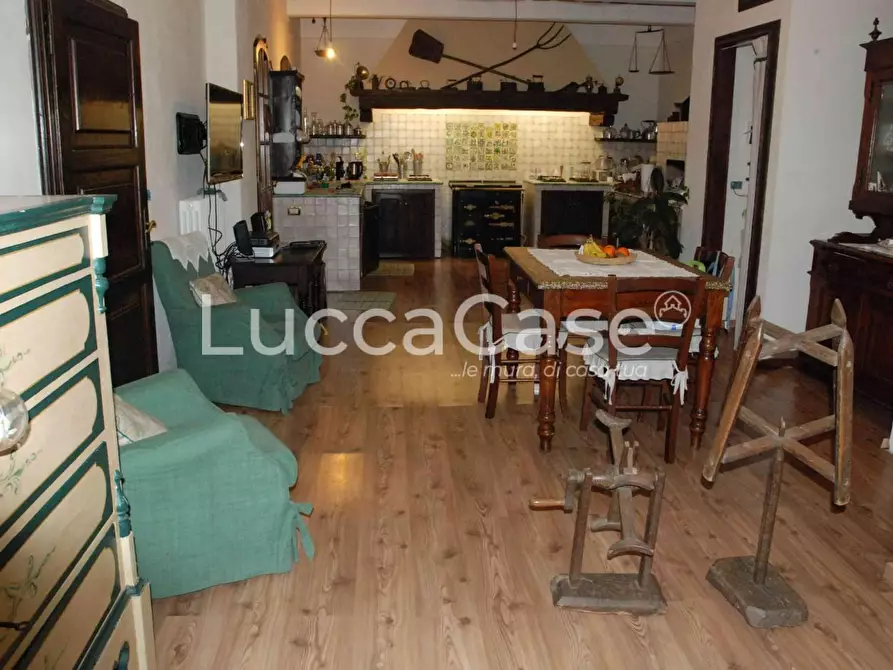 Immagine 10 di Villa in vendita  a Lucca