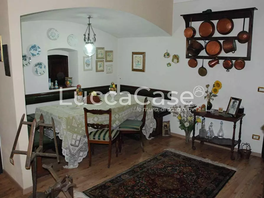 Immagine 9 di Villa in vendita  a Lucca