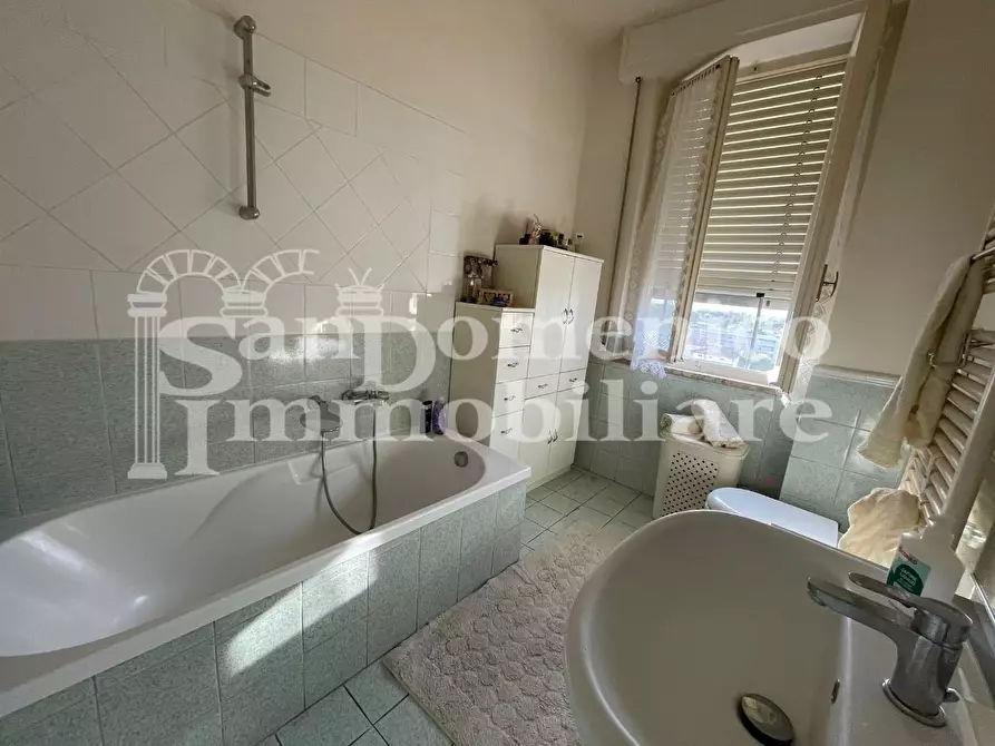 Immagine 12 di Appartamento in vendita  a Cascina