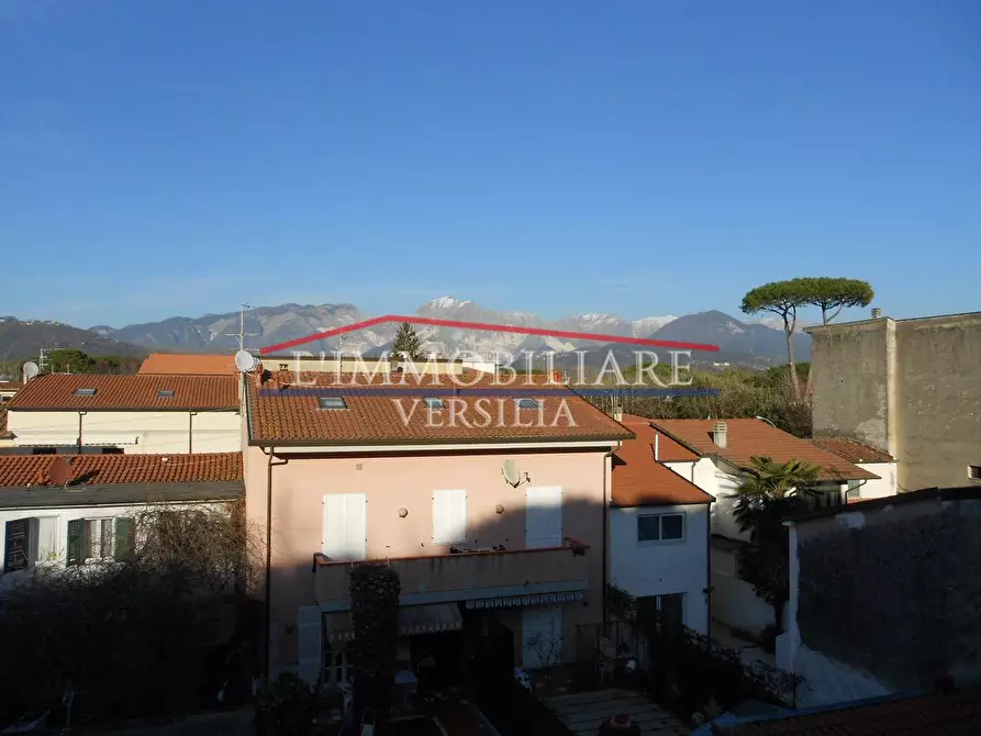 Immagine 16 di Appartamento in vendita  a Carrara