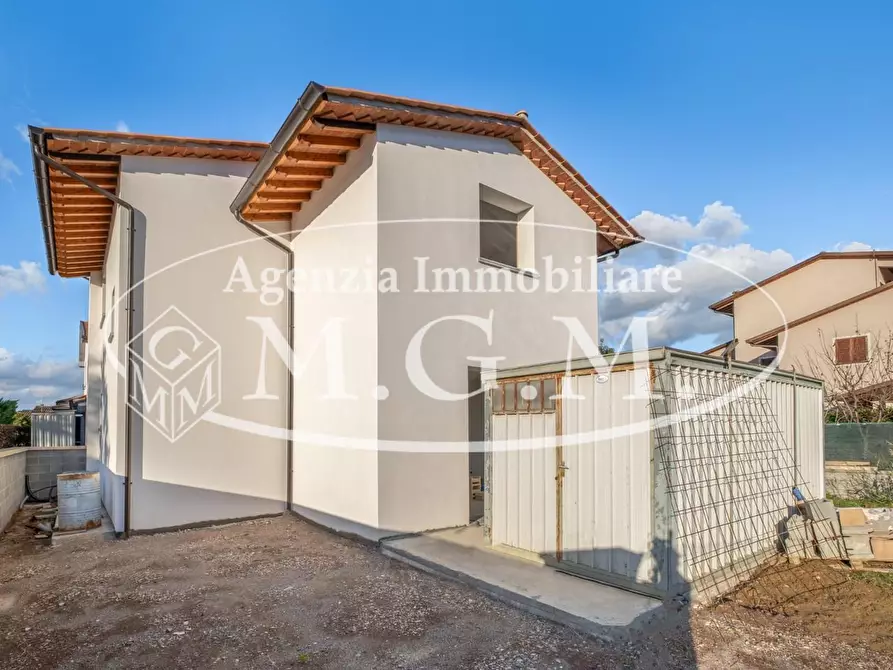 Immagine 7 di Casa bifamiliare in vendita  a Bientina