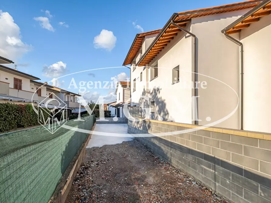 Immagine 10 di Casa bifamiliare in vendita  a Bientina