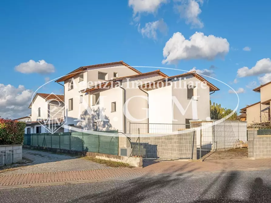 Immagine 6 di Casa bifamiliare in vendita  a Bientina