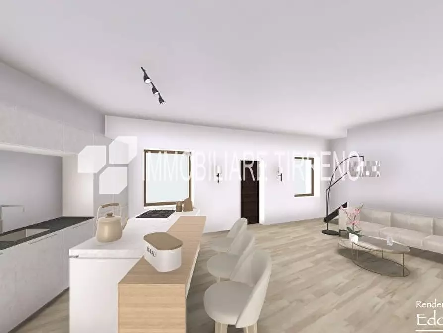 Immagine 2 di Porzione di casa in vendita  a Massa