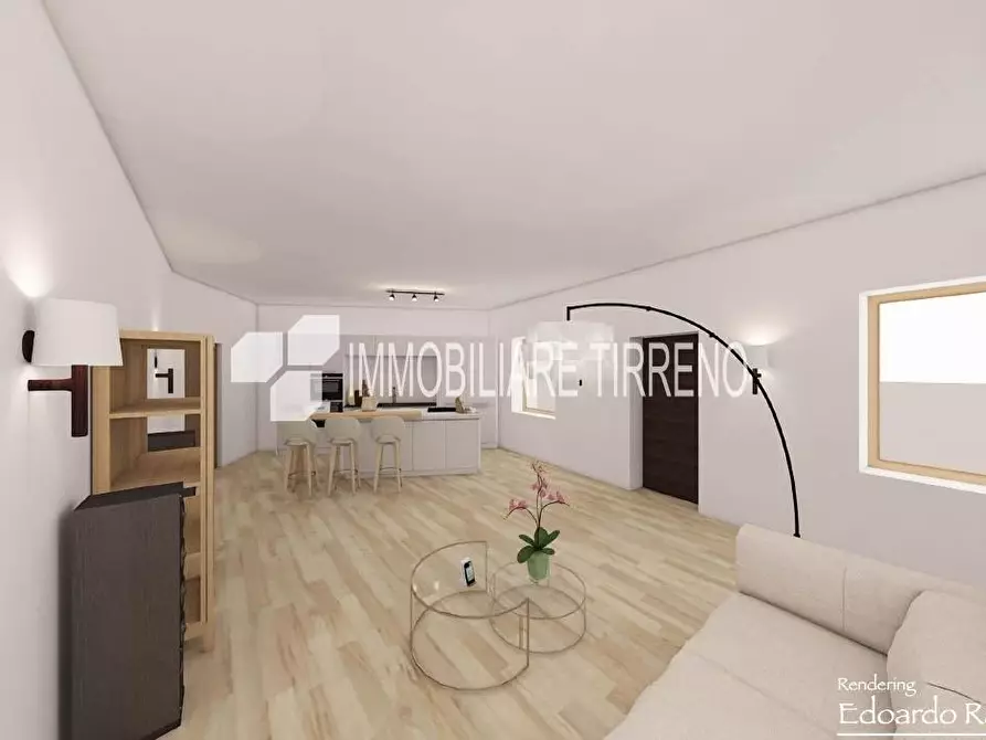 Immagine 1 di Porzione di casa in vendita  a Massa