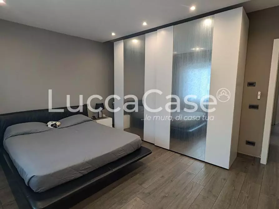 Immagine 10 di Villa in vendita  a Barga