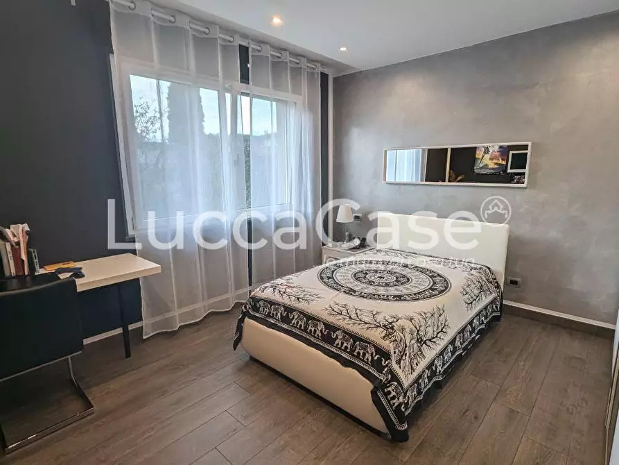 Immagine 6 di Villa in vendita  a Barga