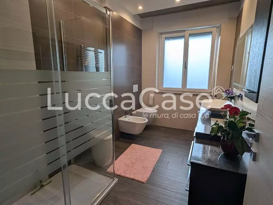 Immagine 9 di Villa in vendita  a Barga