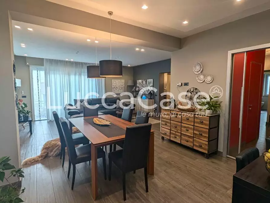 Immagine 2 di Villa in vendita  a Barga