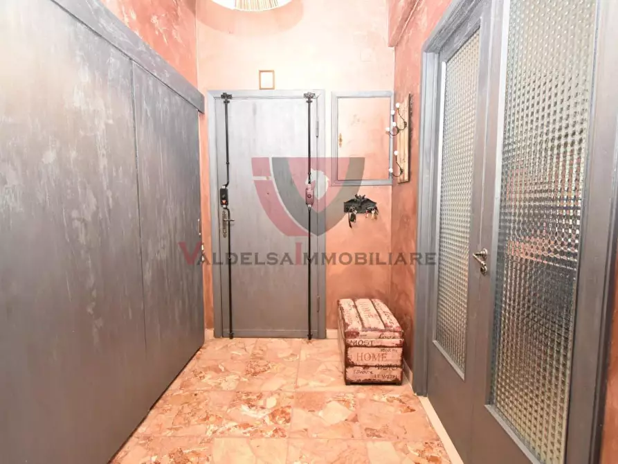 Immagine 17 di Appartamento in vendita  a Siena