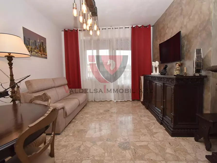 Immagine 3 di Appartamento in vendita  a Siena