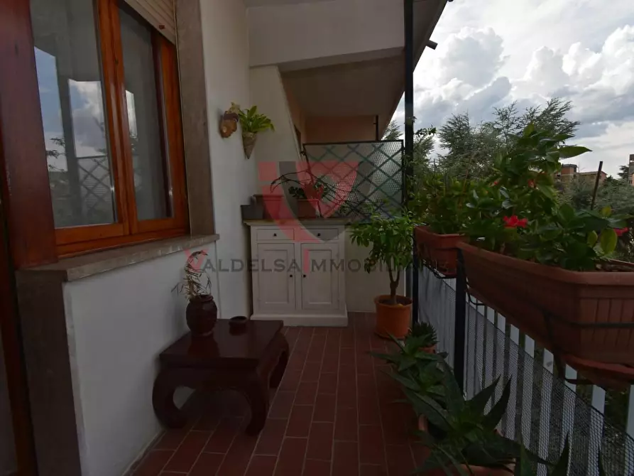 Immagine 9 di Appartamento in vendita  a Siena