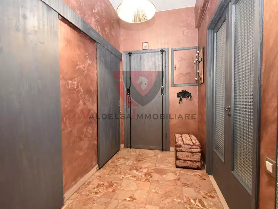 Immagine 15 di Appartamento in vendita  a Siena